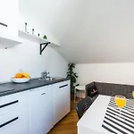 Marilyn - Two Bedroom With Terrace And Partial Sea View