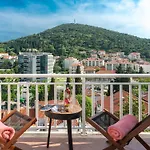 Marilyn - Two Bedroom With Terrace And Partial Sea View Daire