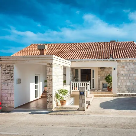 Marilyn - Two Bedroom With Terrace And Partial Sea View Apartment *