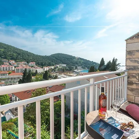 Marilyn - Two Bedroom With Terrace And Partial Sea View Apartment