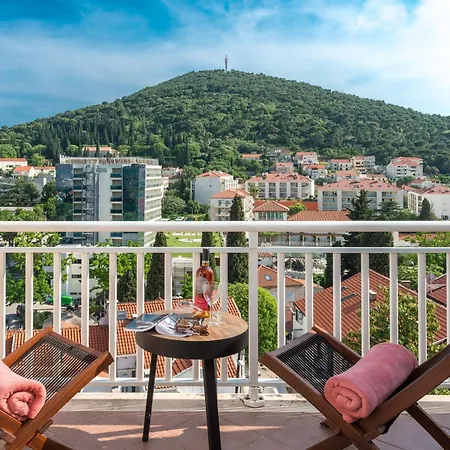 Marilyn - Two Bedroom With Terrace And Partial Sea View Apartman