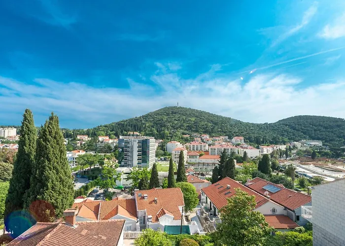 Marilyn - Two Bedroom With Terrace And Partial Sea View